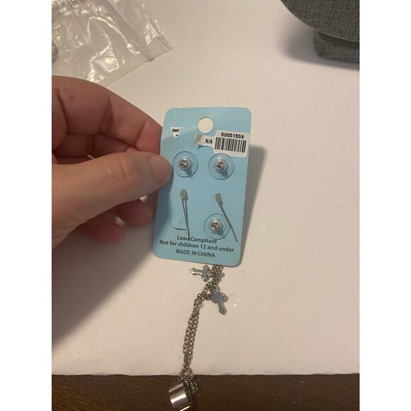 Cross ear cuff earring set silver tone - Picture 3 of 3